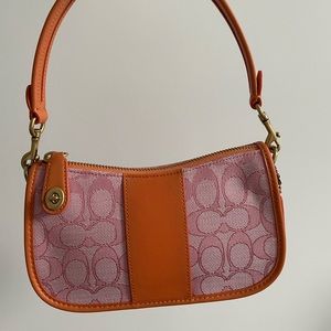 Brand new Coach Swinger 20 Bag in Siganture Jacquard